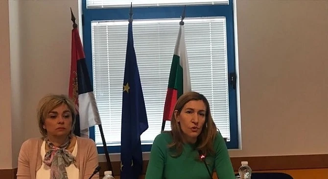 Министър Ангелкова: Дигитализацията е основен приоритет в туризма. Всяко второ пътешествие започва от мобилно устройство 