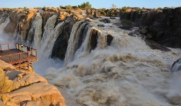 Водопадът Ограбис в Южна Африка