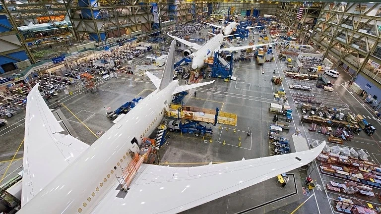 Boeing придоби KLX срещу $4,25 милиарда