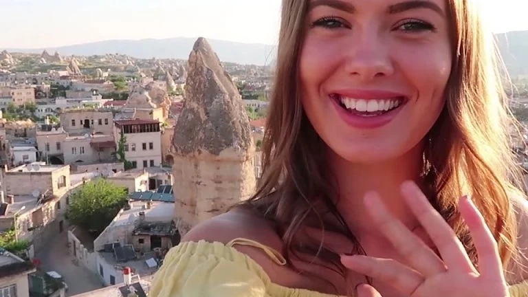 Стюардесата, която стана истинска звезда в Instagram 