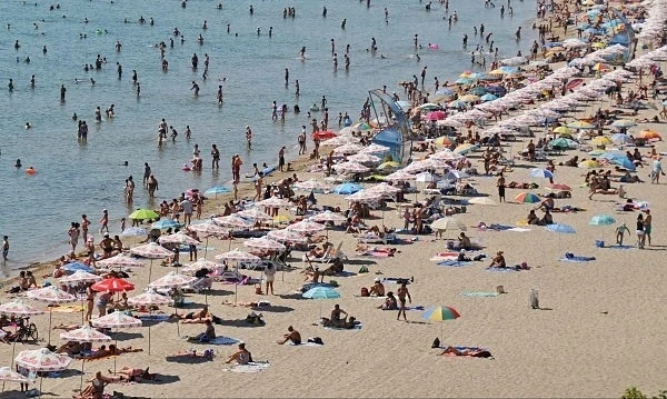 Българските туристи ще са между 1,6 и 1,9 млн. това лято по родното Черноморие