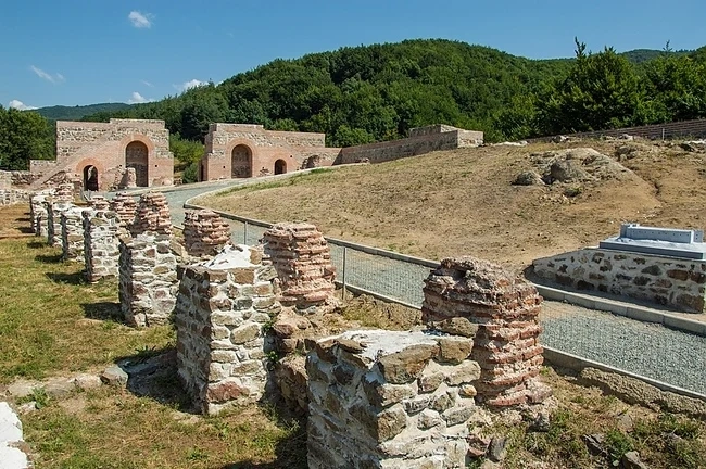 Оживява историята на крепостта Траянови врата 