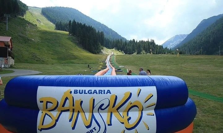 Откриват летния сезон над Банско с най-дългата водна пързалка