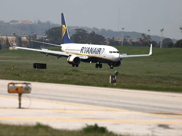 Самолет на Ryanair кацна аварийно във Франкфурт 