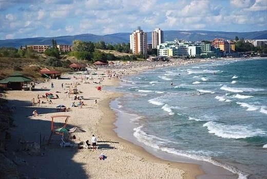 Хотелите по морето свалят цените през септември