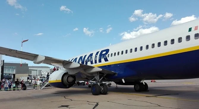 Синдикатите на Ryanair заплашват с най-голямата стачка в историята