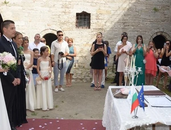 Крепостта Баба Вида - любимо място за сватби 