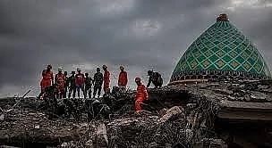 Хотел се срути в Перу