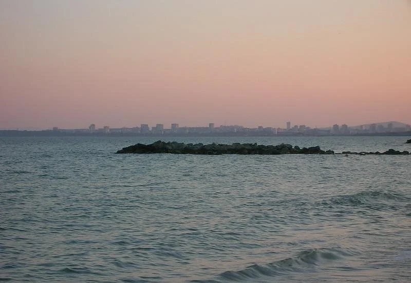 Прекратиха концесионният договор за морски плаж „Сарафово“