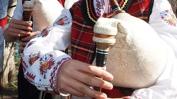 Школа по българска гайда отвори врати в Луковит