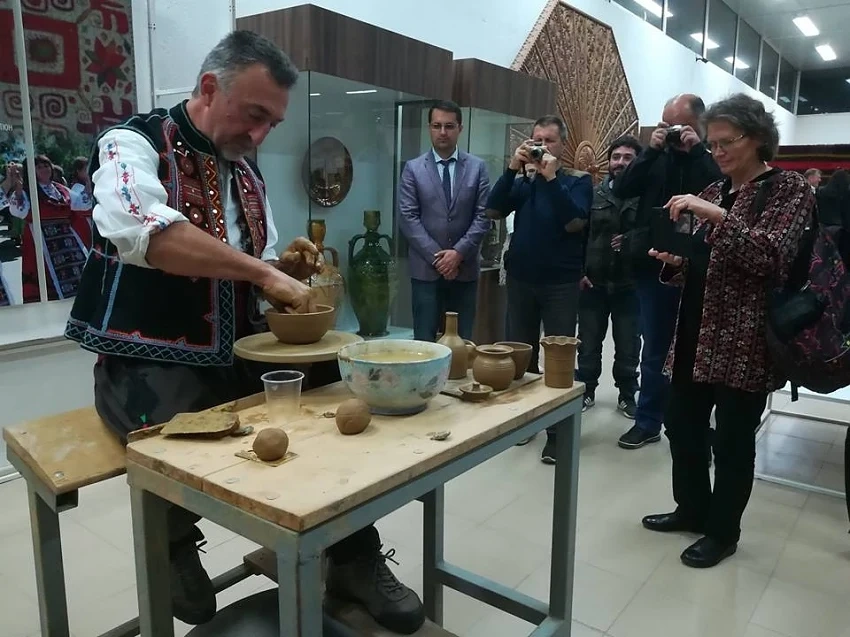 Деликатеси от целия свят на Международния фестивал в Орешак 