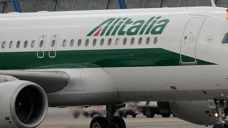 Alitalia отмени над 300 полета заради стачка