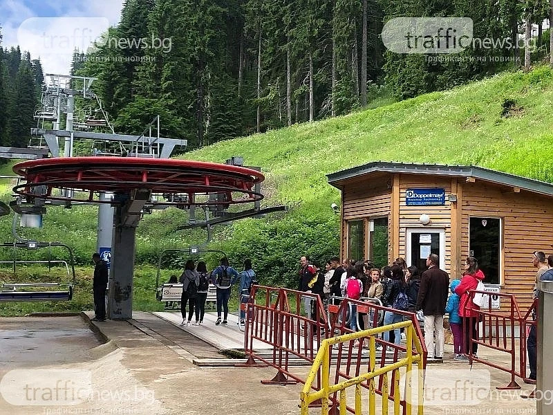  Десетки желаещи на безплатните лифтове в Пампорово