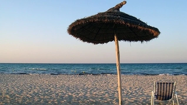 Въпреки пустите плажове, статистиката \"не видя\" силен спад в туризма