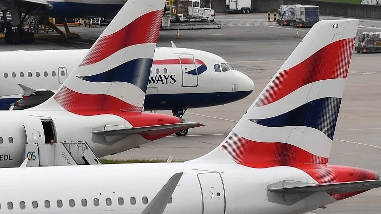 British Airways отмени десетки полети на летищата в Лондон 