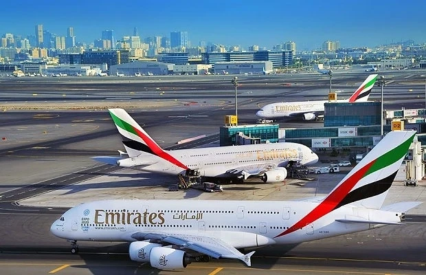Emirates Airlines пенсионира два суперджъмбо А380