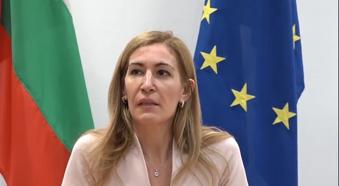 Ангелкова: Изключително важно е да спасим сезон 2020