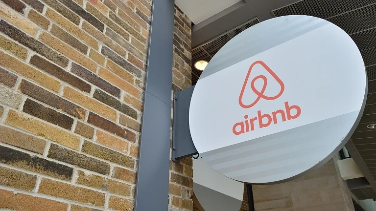 Платформата Airbnb вече и на български