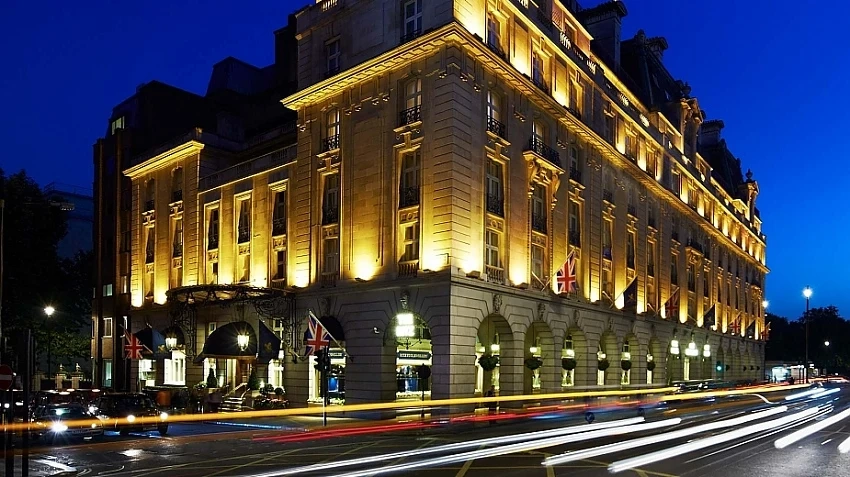 Компания от Саудитска Арабия преговаря за лондонския хотел Ritz