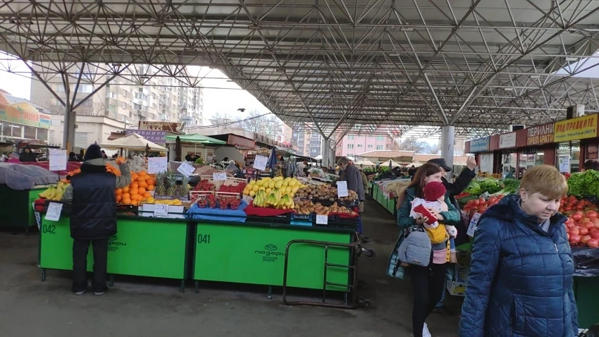 Дезинфекцират пазарите Красно село, Иван Вазов и Борово