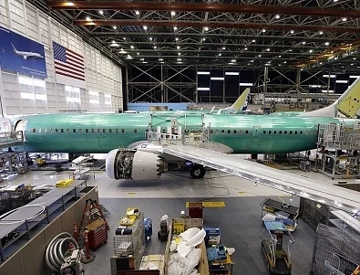 Boeing започва да отваря заводите