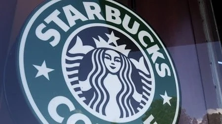 Starbucks отваря почти всичките си заведения в САЩ