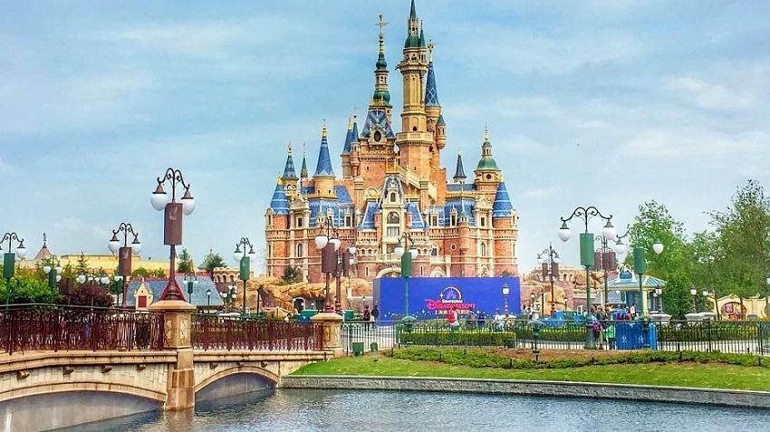 Разпродадоха за минути билетите за отварянето на Disneyland в Шанхай