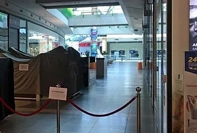 Търговците в моловете изправени пред фалит