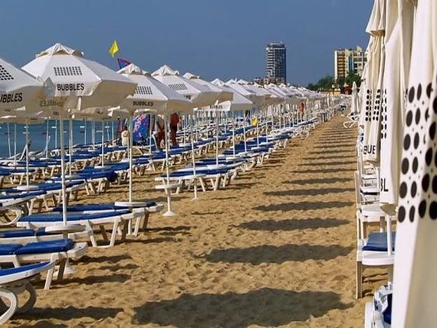 Вижте цените на чадърите и шезлонгите по Черноморието
