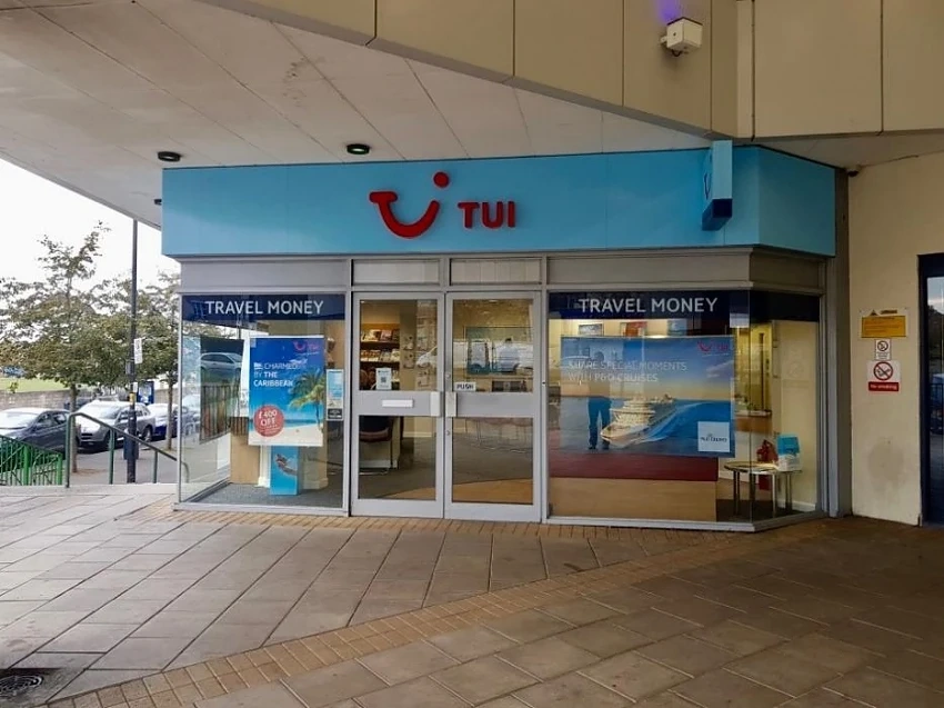 TUI UK анулира всички почивки до 10 юли
