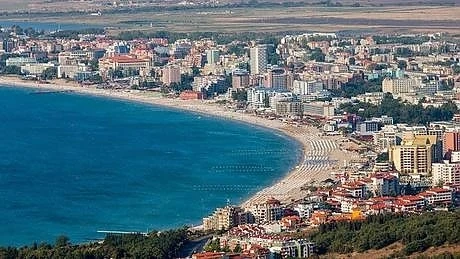 Ройтерс: Празни са летните курорти в България