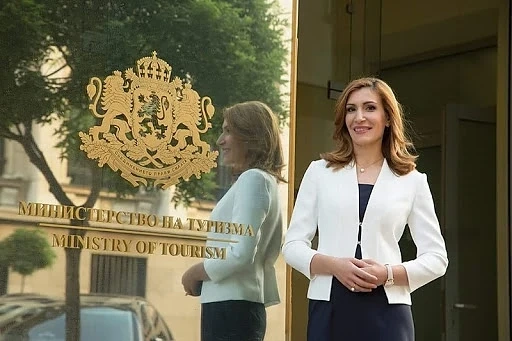 Българският туризъм. За какво й е на България министър на туризма?