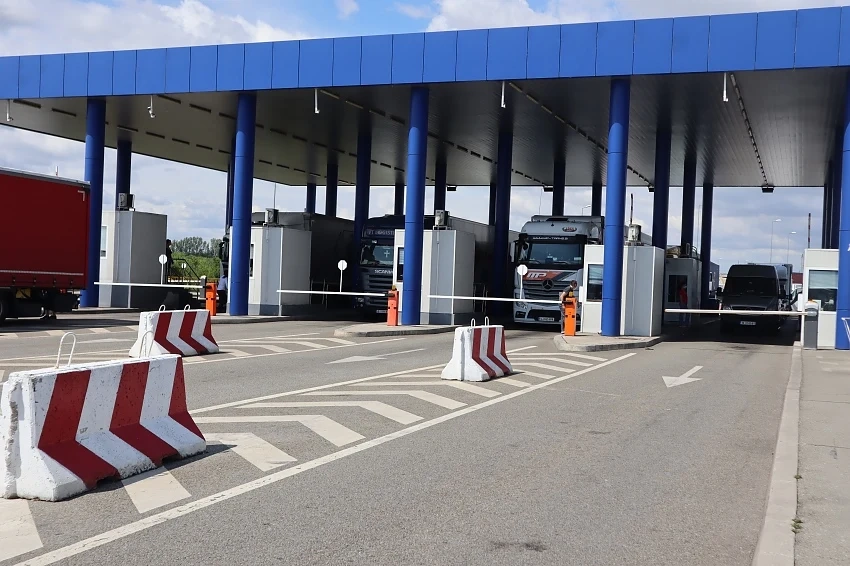 Трафикът през \"Кулата\" се нормализира 
