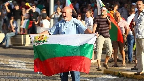 Туроператорите отново излизат на улицата