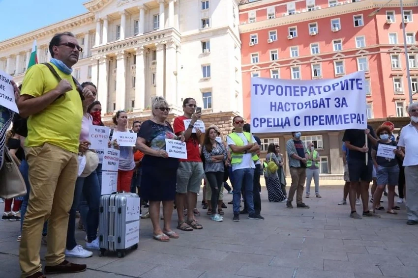 Премиерът Бойко Борисов приема протестиращите туроператори