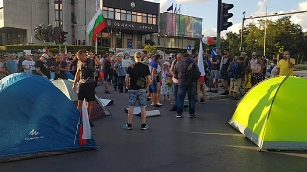 Туристическият бранш скочи срещу блокадата на Варна от протестиращите, търсят съдействие от кмета
