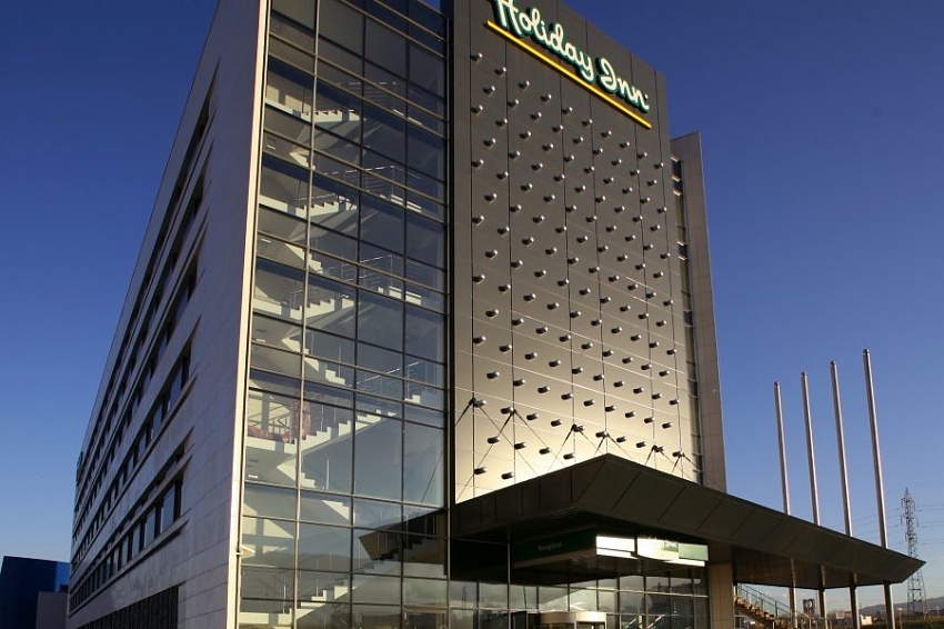 Собственикът на „Технополис“ купува хотел „Холидей ин“ в София