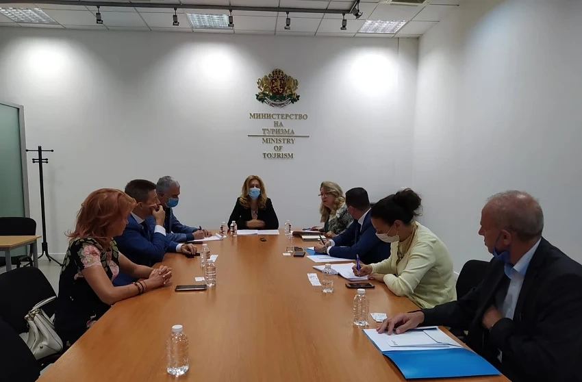 Вицепремиерът Марияна Николова проведе работна среща с Асоциацията на банките в България и Българската банка за развитие