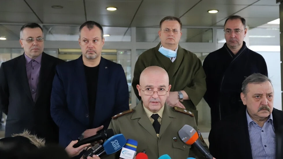 Щабът започва да дава отново брифинги. Няма да се затварят градове