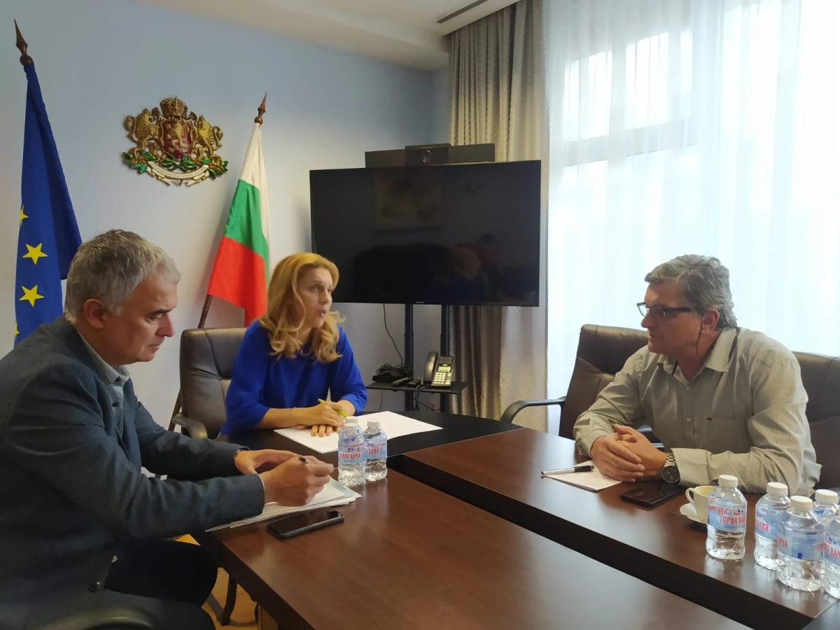 Николова ще насърчава публично-частното партньорство при хижите 