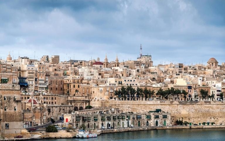 Абакс пусна чартър до Малта за Нова година