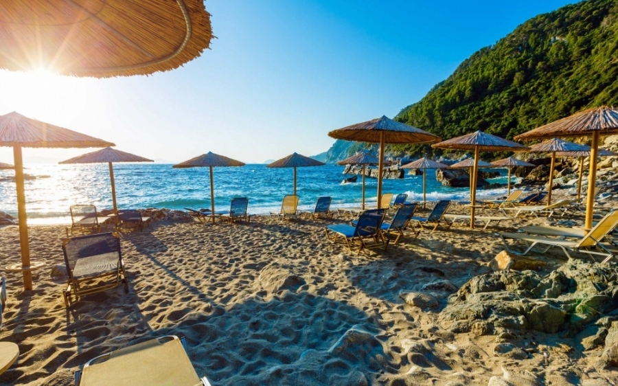 България е сред петте страни с най-много заразени туристи в Гърция