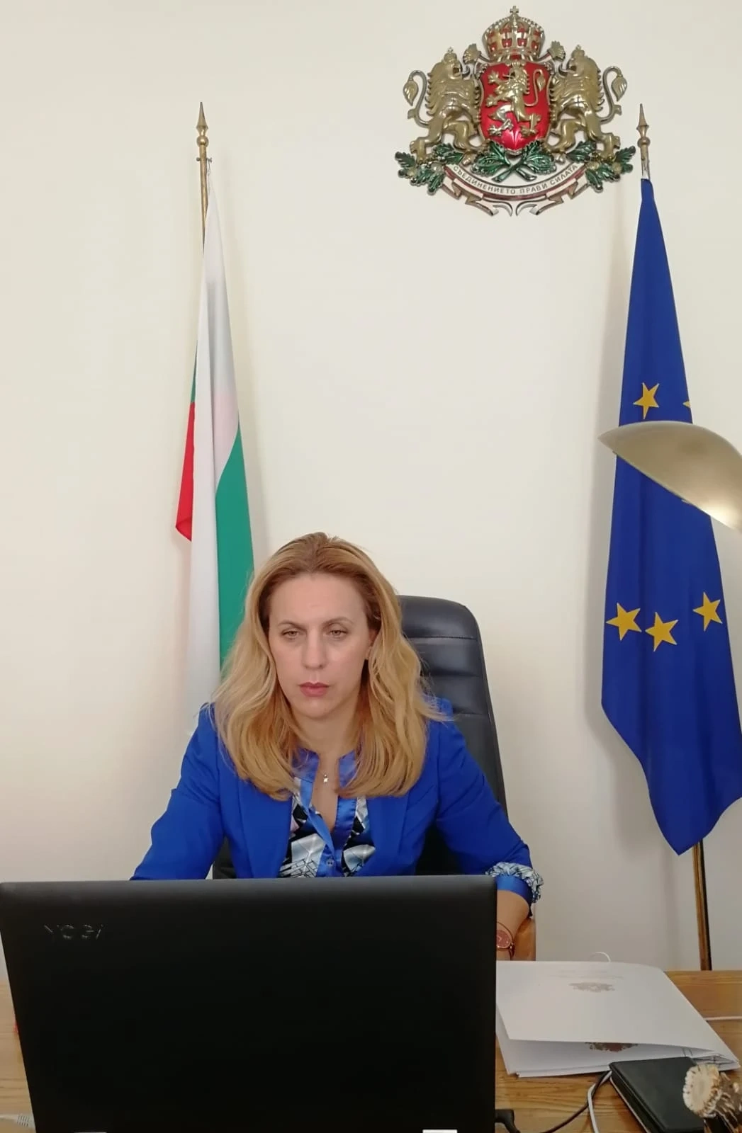 Марияна Николова проведе видеоконферентна среща а с ръководството на \