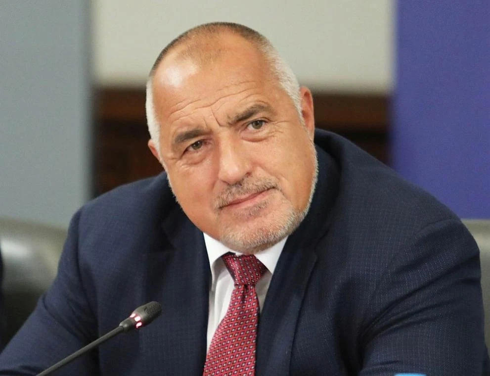 Борисов разпореди хотелите да имат готовност да поемат болни