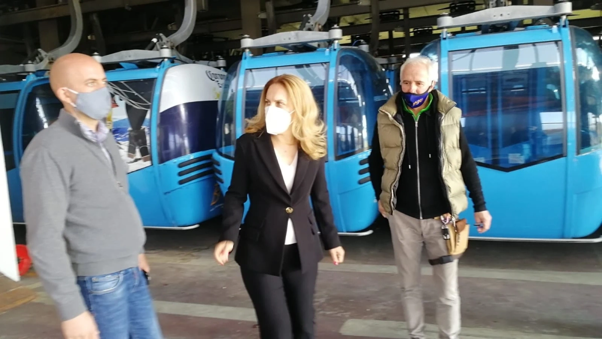 Марияна Николова инспектира места за настаняване и ски съоръженията в Банско