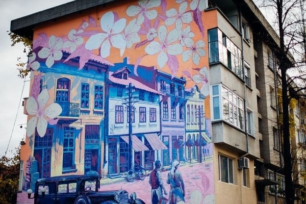 Арт инсталации и графити привличат туристи за селфи в Троян