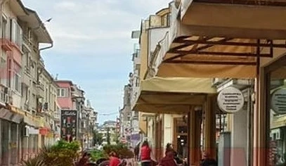Много от заведенията в Бургас работят нощем