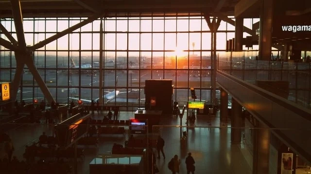 Туристи мамят с PCR тестове за пътувания 