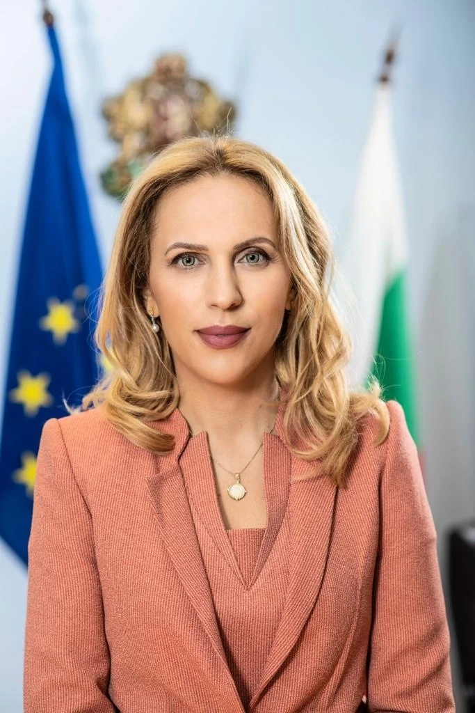Помощта за екскурзоводите тръгва
