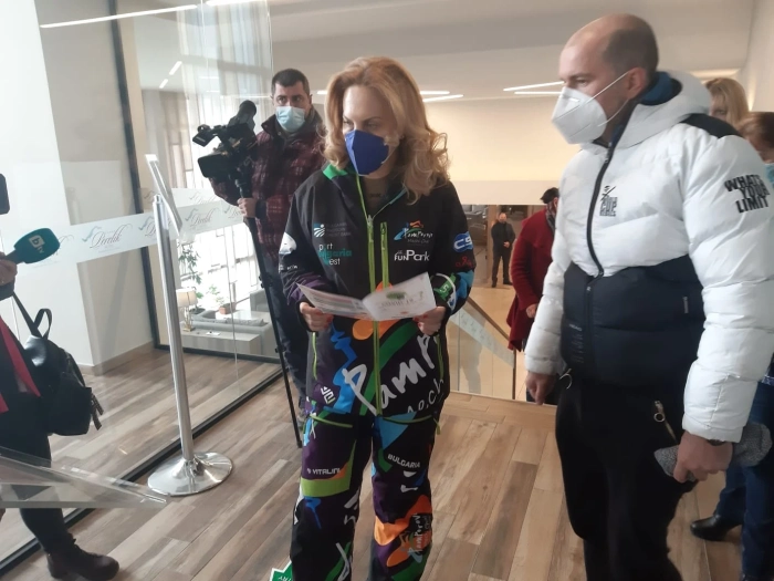 Вицепремиерът Марияна Николова провери обекти в курорта Пампорово